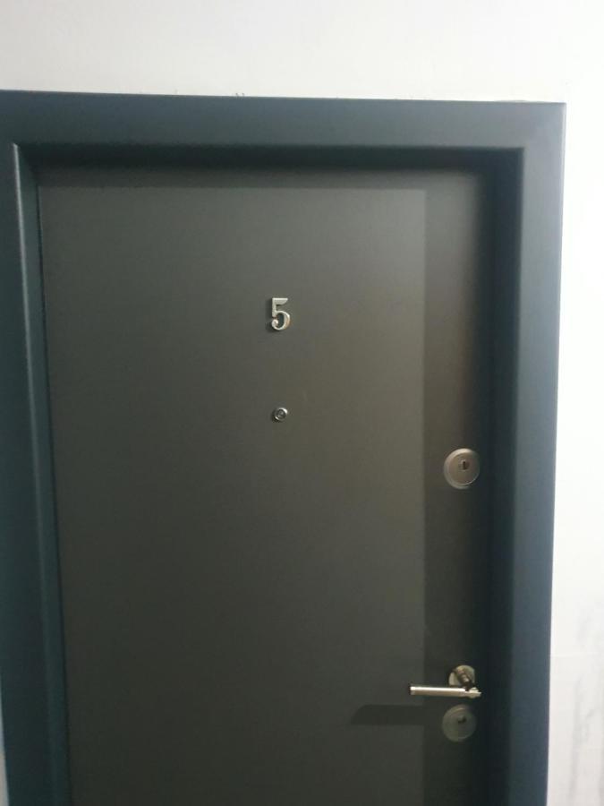 Shopping Cyti Cu 5 Apartman Râmnicu Vâlcea Kültér fotó